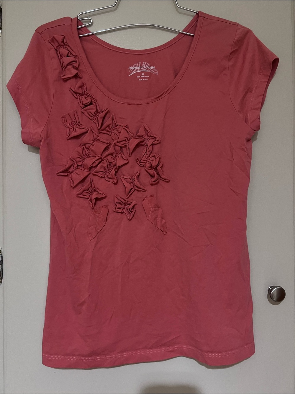 Nomadic traders size medium Ruffle Front Scoop Neck Tee coral